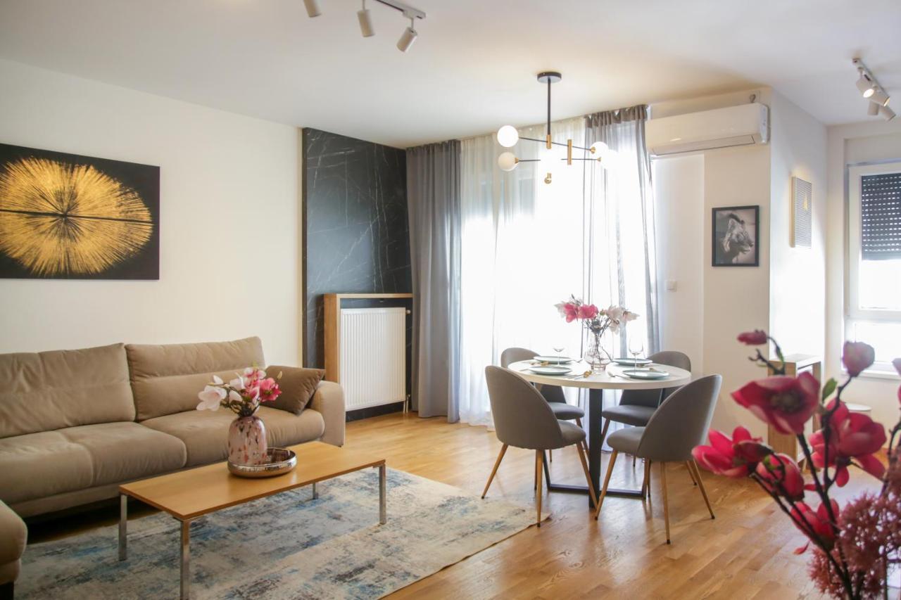 Supernova Deluxe Residence Novi Sad Ngoại thất bức ảnh